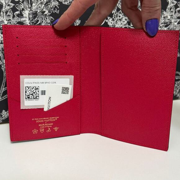 M13424 Louis Vuitton Takashi Murakami Passport Cover 2025 Cherry NEW Box Bag - Picture 5 of 10